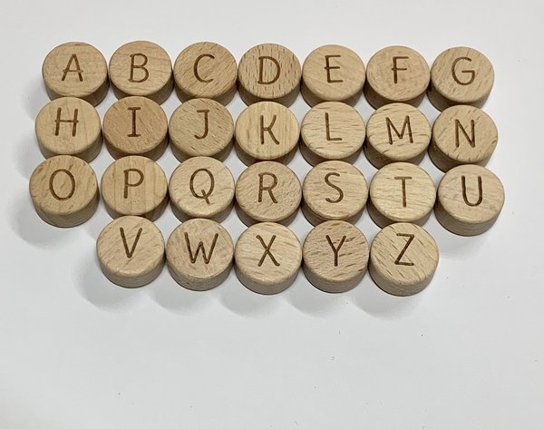 Holzperle mit Buchstaben flach rund 15mm L